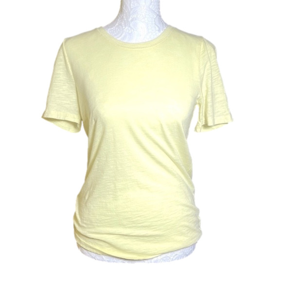GAP Woman’s Light Yellow T-Shirt - Size X-Small, New With Tag - Picture 1 of 4